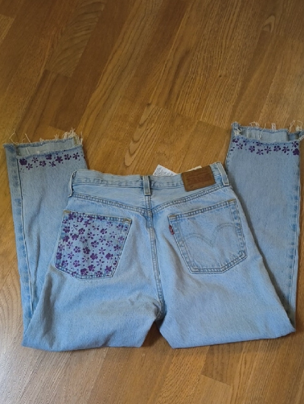 Levis 501 Mom Jeans ♥️ 💜 Hand Painted 🫟 Cropped